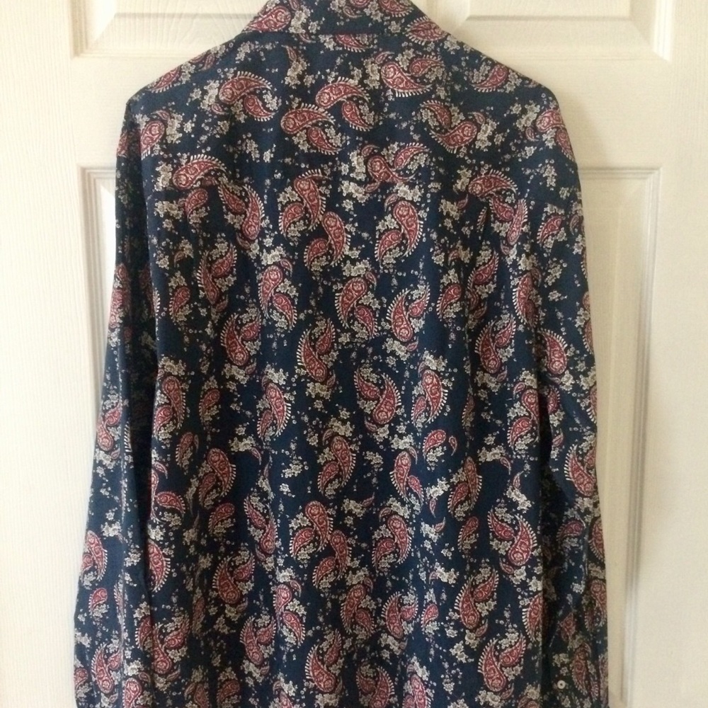 Men’s long-sleeved shirt